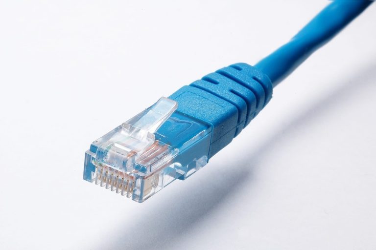 Złącze Ethernet – jak wykorzystuje się je w audio?